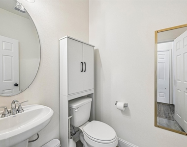 721 Saint Lawrence Drive - Photo Thumbnail 18
