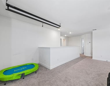 721 Saint Lawrence Drive - Photo Thumbnail 21