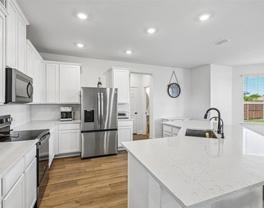 721 Saint Lawrence Drive - Photo Thumbnail 15