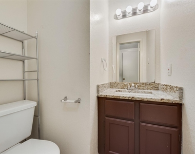2826 Wimbledon Court - Photo Thumbnail 8