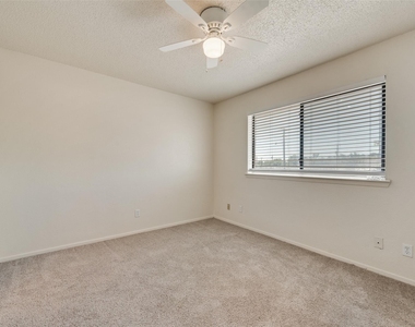 2826 Wimbledon Court - Photo Thumbnail 9