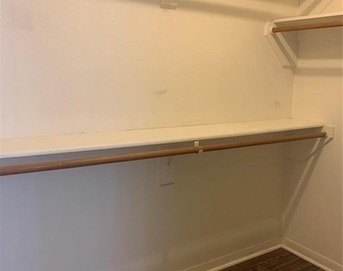 2766 Claremont Drive - Photo Thumbnail 11