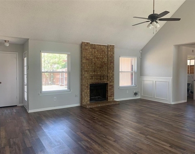 2766 Claremont Drive - Photo Thumbnail 2