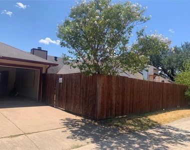 2766 Claremont Drive - Photo Thumbnail 19