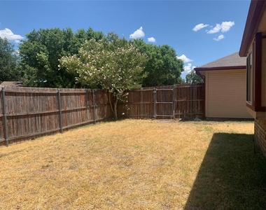 2766 Claremont Drive - Photo Thumbnail 16