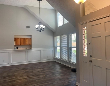 2766 Claremont Drive - Photo Thumbnail 3