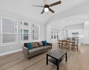 1636 Whispering Meadow Drive - Photo Thumbnail 8