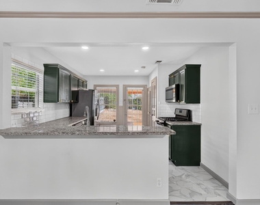 3824 Collinwood Avenue - Photo Thumbnail 5