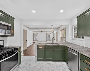 3824 Collinwood Avenue - Photo Thumbnail 7