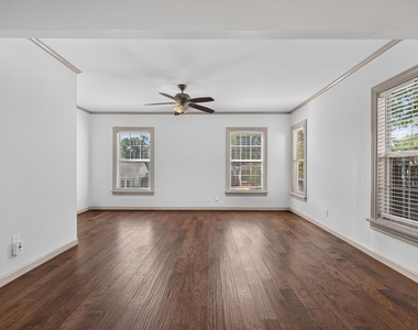 3824 Collinwood Avenue - Photo Thumbnail 4