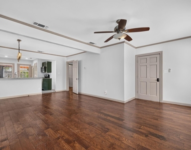 3824 Collinwood Avenue - Photo Thumbnail 3
