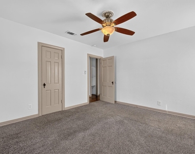 3824 Collinwood Avenue - Photo Thumbnail 10