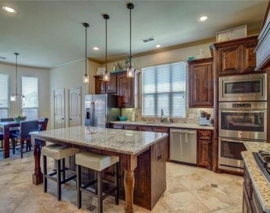 904 Lake Meadow Lane - Photo Thumbnail 3