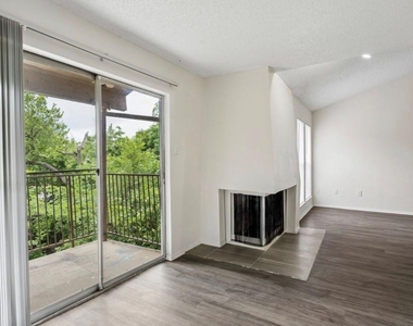 6050 Melody Lane - Photo Thumbnail 1