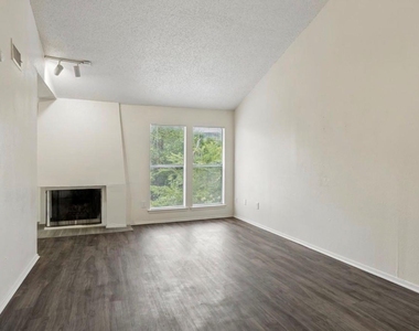 6050 Melody Lane - Photo Thumbnail 5