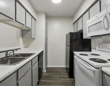 6050 Melody Lane - Photo Thumbnail 2