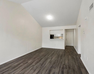 6050 Melody Lane - Photo Thumbnail 6