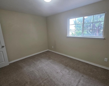 4207 Bayside Court - Photo Thumbnail 31
