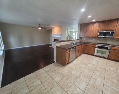 4207 Bayside Court - Photo Thumbnail 6