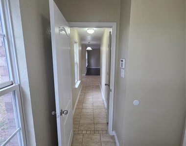 4207 Bayside Court - Photo Thumbnail 2