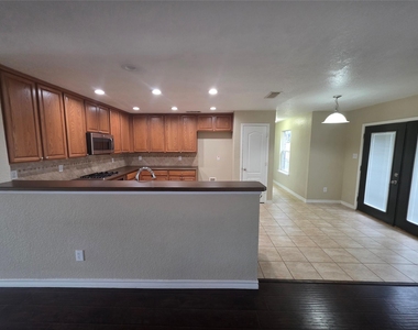 4207 Bayside Court - Photo Thumbnail 12