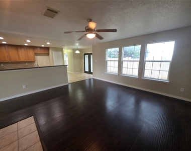 4207 Bayside Court - Photo Thumbnail 11