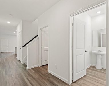 3208 Dillonwood Street - Photo Thumbnail 2