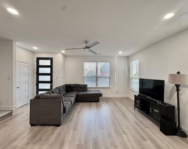 3433 Vista Highlands Lane - Photo Thumbnail 2