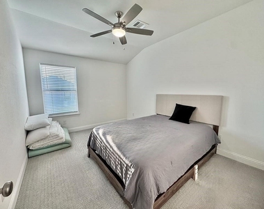 3433 Vista Highlands Lane - Photo Thumbnail 14