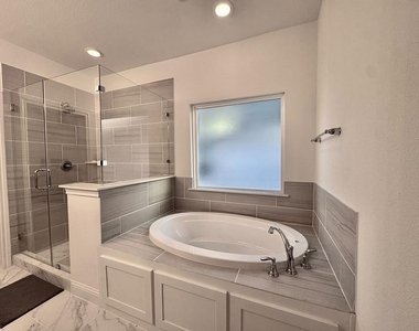 3433 Vista Highlands Lane - Photo Thumbnail 12