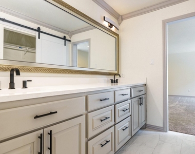 2616 Ellis Court - Photo Thumbnail 20