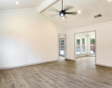 2616 Ellis Court - Photo Thumbnail 10
