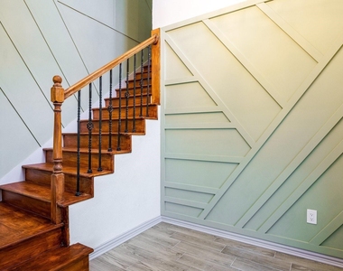 2616 Ellis Court - Photo Thumbnail 7