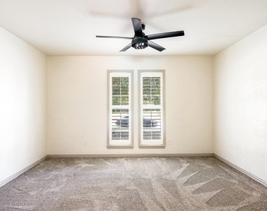 2616 Ellis Court - Photo Thumbnail 16