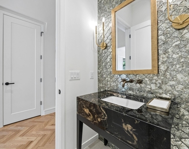4437 Grassmere Lane - Photo Thumbnail 16