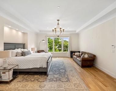 4437 Grassmere Lane - Photo Thumbnail 17