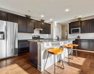 1609 Cedar Crest Drive - Photo Thumbnail 9