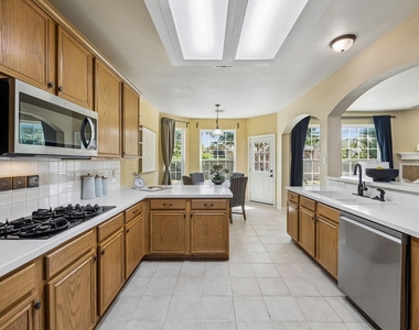 104 Rolling Rock Drive - Photo Thumbnail 6