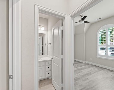 5117 Ember Place - Photo Thumbnail 12
