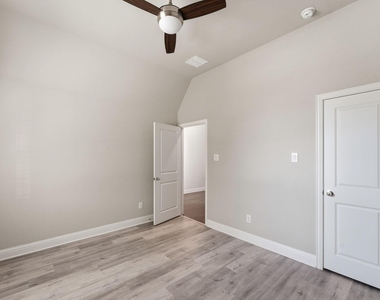 5117 Ember Place - Photo Thumbnail 11