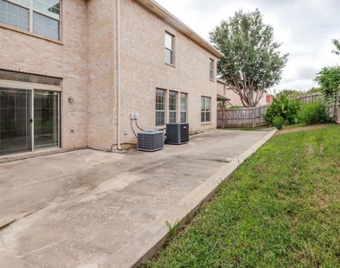 307 Moonlight Drive - Photo Thumbnail 11