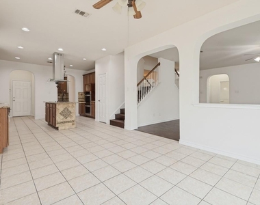 307 Moonlight Drive - Photo Thumbnail 3
