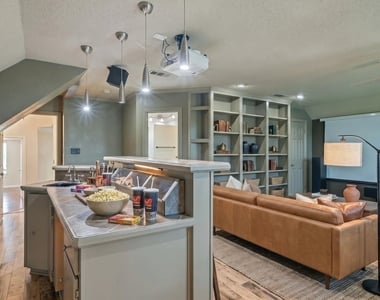 525 Blackfield Drive - Photo Thumbnail 21