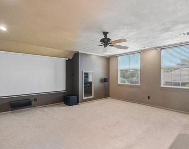525 Blackfield Drive - Photo Thumbnail 22