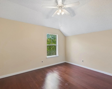 525 Blackfield Drive - Photo Thumbnail 12