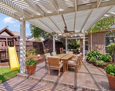 525 Blackfield Drive - Photo Thumbnail 2