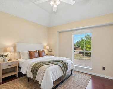 525 Blackfield Drive - Photo Thumbnail 6