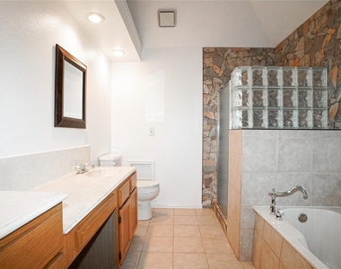 2508 Hawk Drive - Photo Thumbnail 14