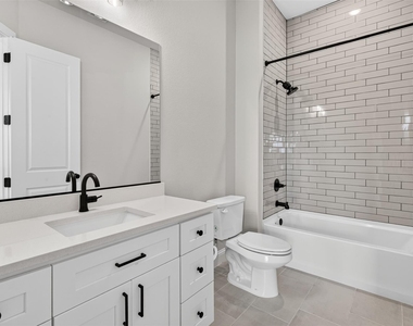 804 Republic Row - Photo Thumbnail 16
