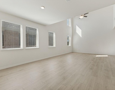 2529 Fairweather Drive - Photo Thumbnail 2